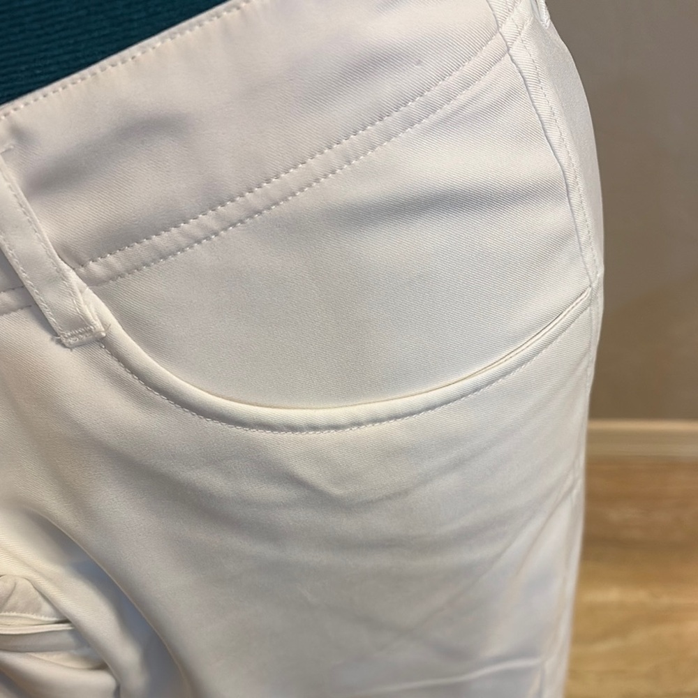 🔥 Closet Clear Out 🔥. Women’s Callaway Ivory Shorts - Picture 5 of 6